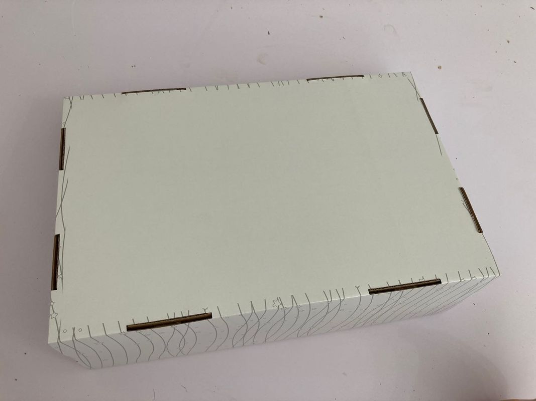 Rahatlatıcı Oynamak İçin Geri Dönüştürülebilir Oluklu Kedi Karton Scratcher Yatak 700g
